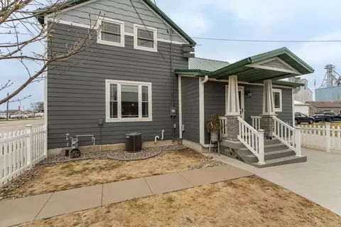 5 1st St SE, Lewiston, MN 55952