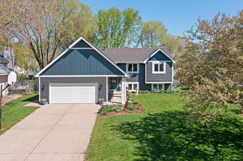 7165 Upper 157th St W, Apple Valley, MN 55124