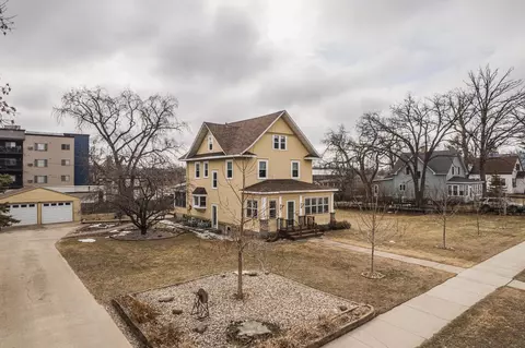 1231 Lake Ave, Detroit Lakes, MN 56501