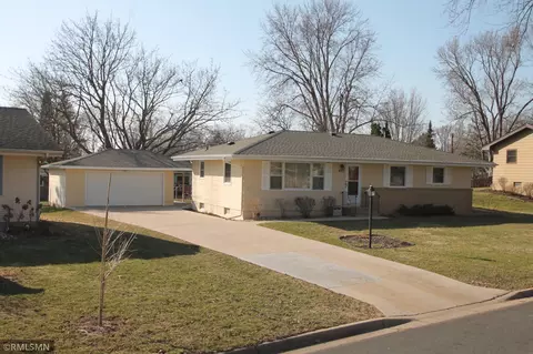 4401 Aquila Ave N, New Hope, MN 55428