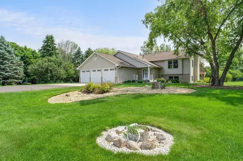 205 Midwest Ave N, Lake Elmo, MN 55042