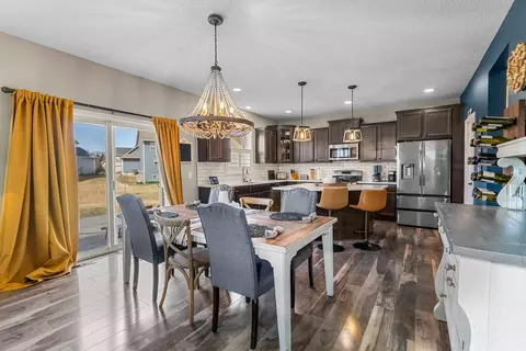 14219 Alma Cir, Rosemount, MN 55068