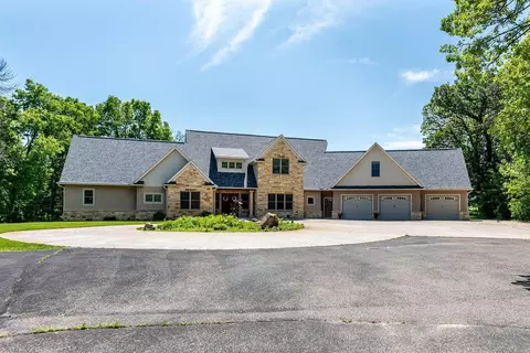 190 Stony Creek Rd, Mankato, MN 56001