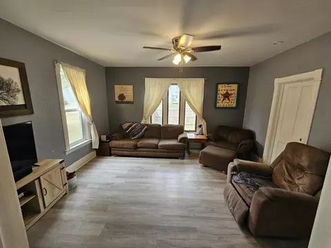 109 3rd St, Lyle, MN 55953 photo 5