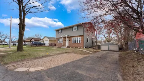 1525 Clarence St, Saint Paul, MN 55106