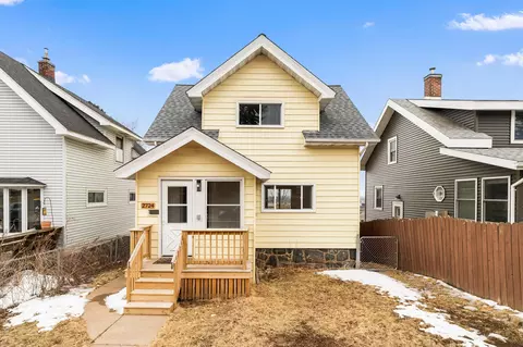 2724 W 9th St, Duluth, MN 55806