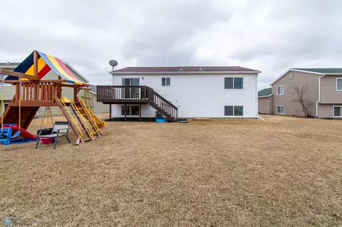 Exterior - 367 Maple Pointe Blvd, Mapleton, ND 58059 photo 5 of 9