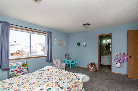 Bedroom - 367 Maple Pointe Blvd, Mapleton, ND 58059 photo 4 of 13