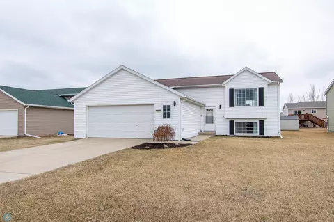367 Maple Pointe Blvd, Mapleton, ND 58059