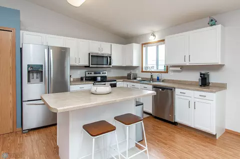 Kitchen - 367 Maple Pointe Blvd, Mapleton, ND 58059 photo 2 of 6
