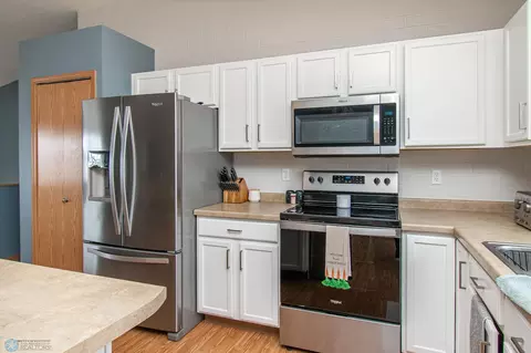 Kitchen - 367 Maple Pointe Blvd, Mapleton, ND 58059 photo 5 of 6