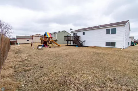 Exterior - 367 Maple Pointe Blvd, Mapleton, ND 58059 photo 4 of 9