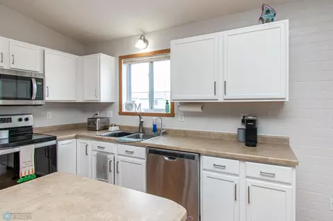 Kitchen - 367 Maple Pointe Blvd, Mapleton, ND 58059 photo 6 of 6