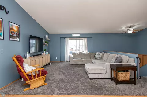 Living - 367 Maple Pointe Blvd, Mapleton, ND 58059 photo 2 of 6