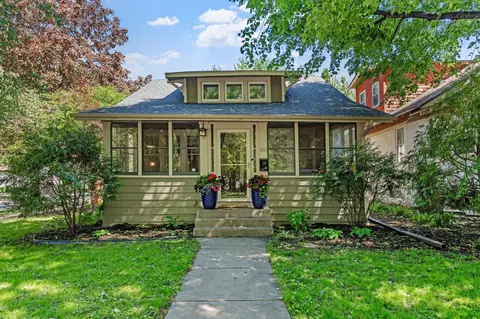 1693 Palace Ave, Saint Paul, MN 55105