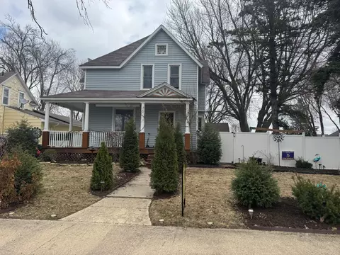 313 Center Ave S, Hayfield, MN 55940