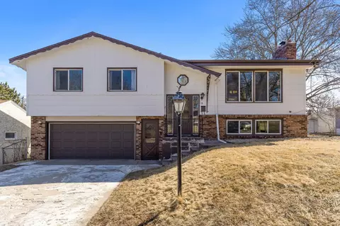 18 Michael St, Saint Paul, MN 55119