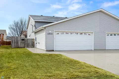 2515 Amber Valley Ct S, Fargo, ND 58104