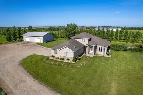 11011 72nd St S, Horace, ND 58047