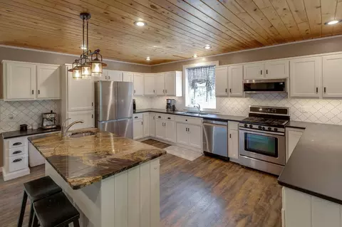 Kitchen - 10567 Black Bear Rd, Brainerd, MN 56401 photo 2 of 4