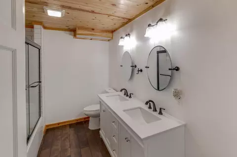 Bath - 10567 Black Bear Rd, Brainerd, MN 56401 photo 4 of 5