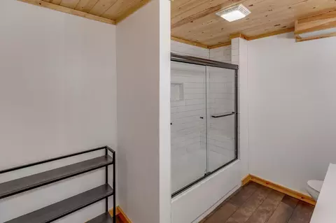 Bath - 10567 Black Bear Rd, Brainerd, MN 56401 photo 5 of 5