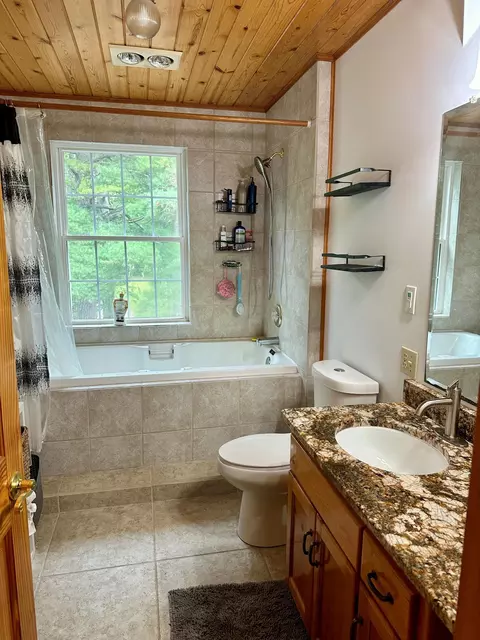 Bath - 10567 Black Bear Rd, Brainerd, MN 56401 photo 3 of 5