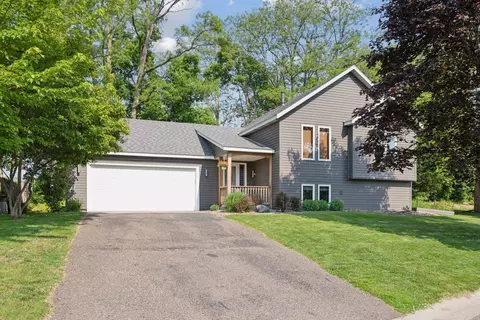 6605 49th Street Ct N, Oakdale, MN 55128