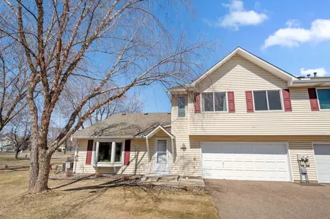 3680 Gershwin Ave N, Oakdale, MN 55128