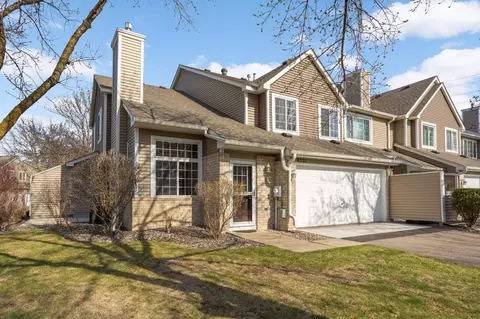 18221 Warbler Ln #61, Eden Prairie, MN 55346