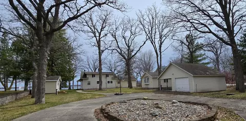 51750 Pelican Point Dr, Detroit Lakes, MN 56501