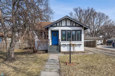 312 11th St N, Moorhead, MN 56560