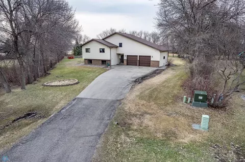 8108 Gemini Cir, Fargo, ND 58104