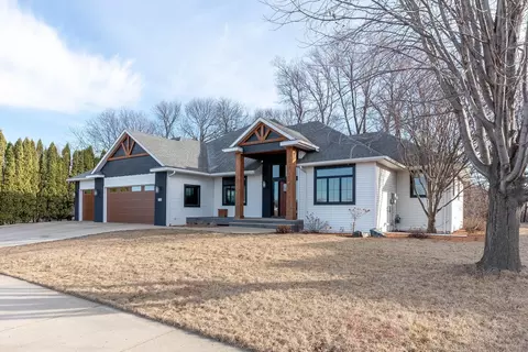 2110 Coventry Ln, North Mankato, MN 56003
