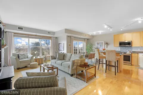 1800 Graham Ave #304, Saint Paul, MN 55116