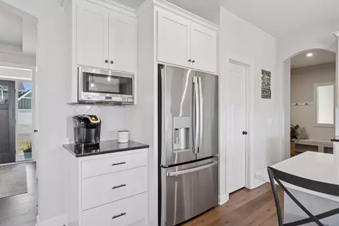 Kitchen - 10883 131st Ave N, Champlin, MN 55316 photo 5 of 8
