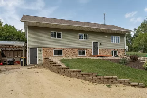 7055 W River Rd NW, Rochester, MN 55901