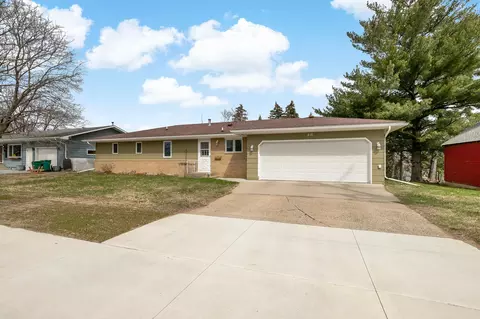 416 W State St, Belle Plaine, MN 56011