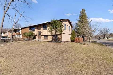 3200 Florida Ave N, Crystal, MN 55427