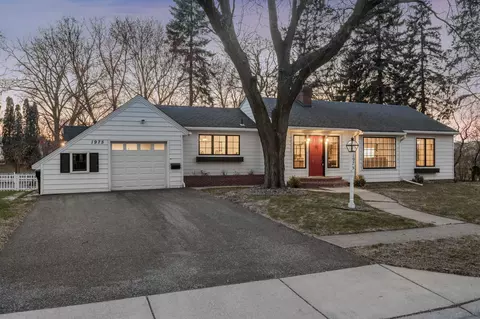 1975 Eustis St, Lauderdale, MN 55113