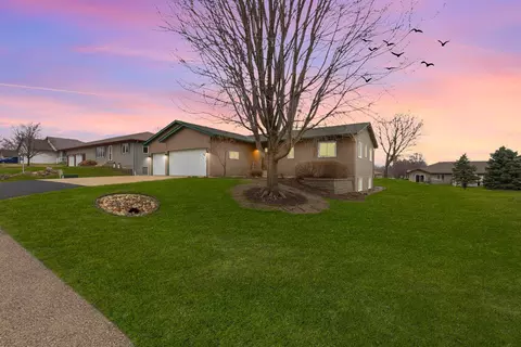 303 Sidney St W, Morristown, MN 55052