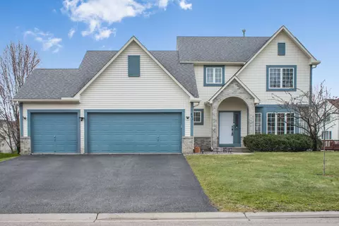 561 Falcon Ridge Rd, Woodbury, MN 55125