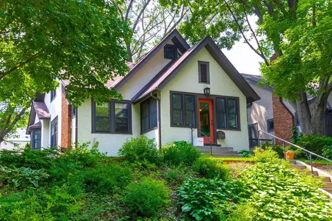 2010 Fairmount Ave, Saint Paul, MN 55105
