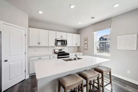17030 Draper Way, Lakeville, MN 55044