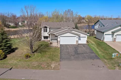 1472 16th Ave SE, Cambridge, MN 55008