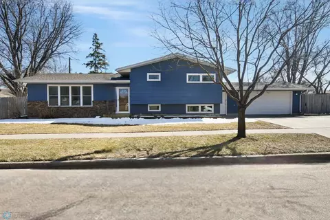 210 N 29th Ave N, Fargo, ND 58102