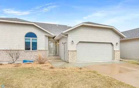 3449 S 26th Ave S, Fargo, ND 58103