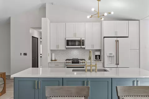 9073 Sequoia Rd, Woodbury, MN 55125