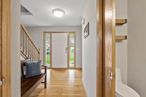 Entry Way - 10386 34th Pl NE, Saint Michael, MN 55376 photo 4 of 6