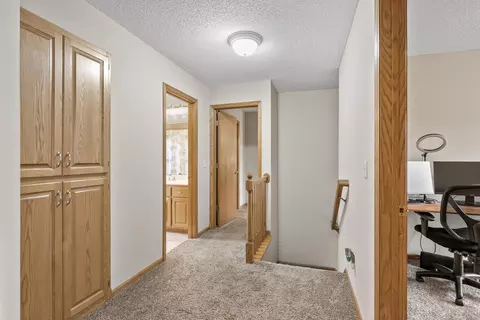 Entry Way - 10386 34th Pl NE, Saint Michael, MN 55376 photo 5 of 6